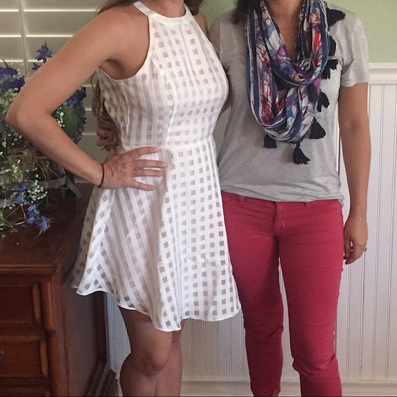 Lovers + Friends Terrace View White & Blush Mini - Picture 8 of 8